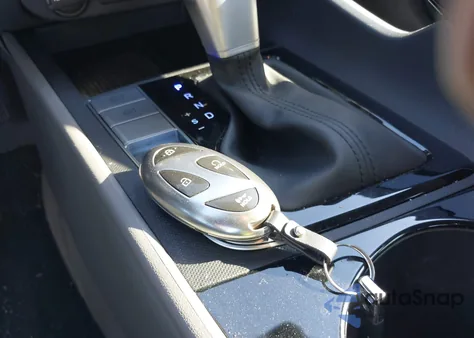 2024 Hyundai Elantra Sel from USA, damaged, VIN KMHLS4DG6RU784370